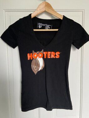 Official Hooters Short Sleeve XS
